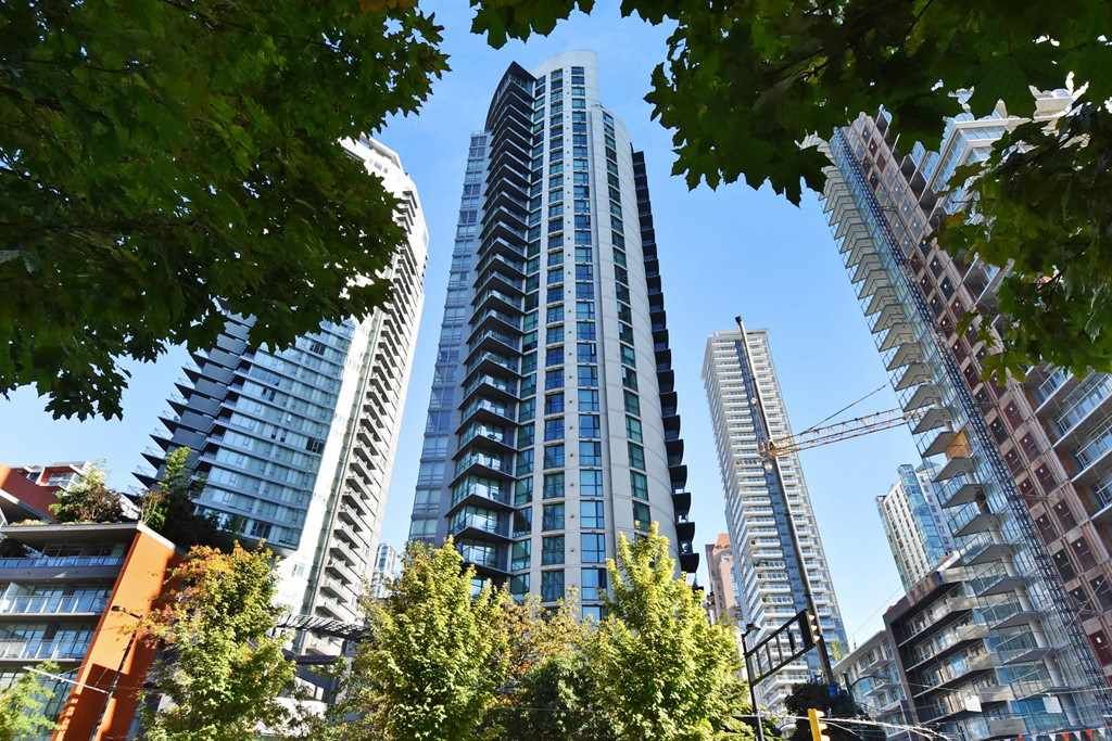 501 Pacific St, #402