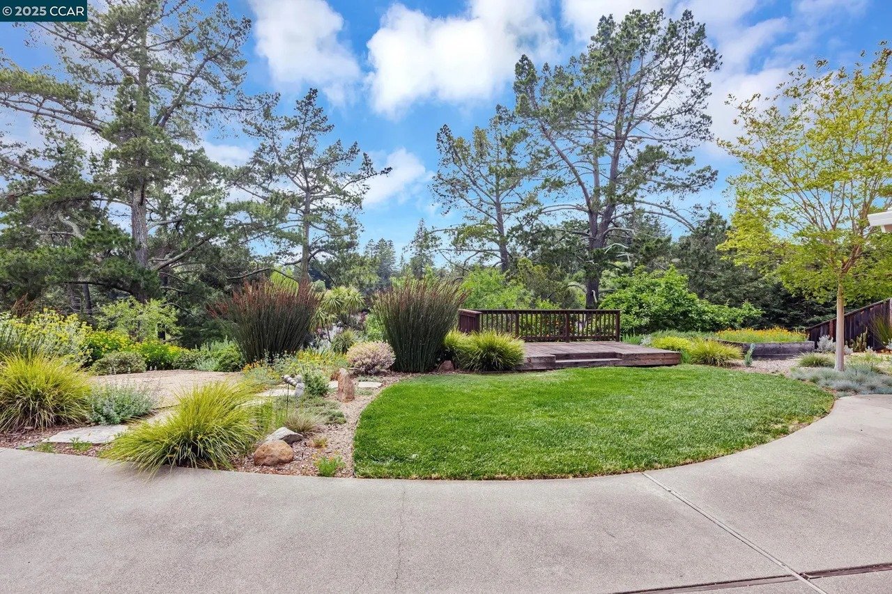 372 Birchwood Dr