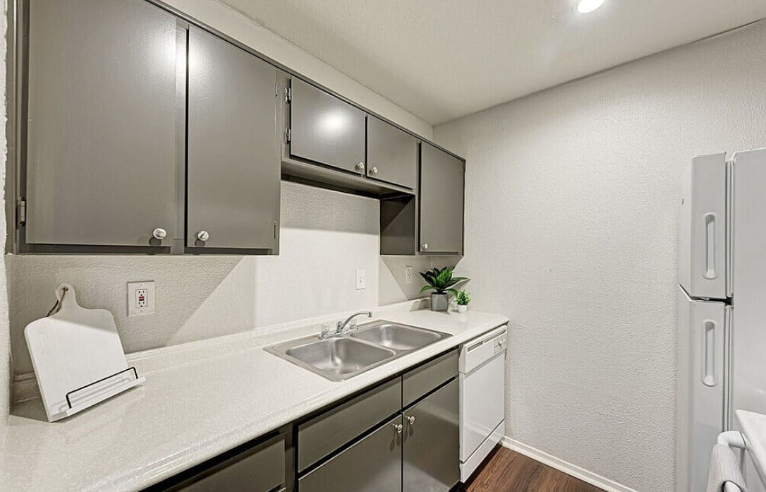 Amazing 1/1 value apartment home in north-central Austin