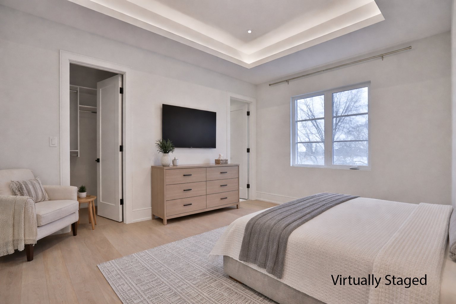 202 Queen St W