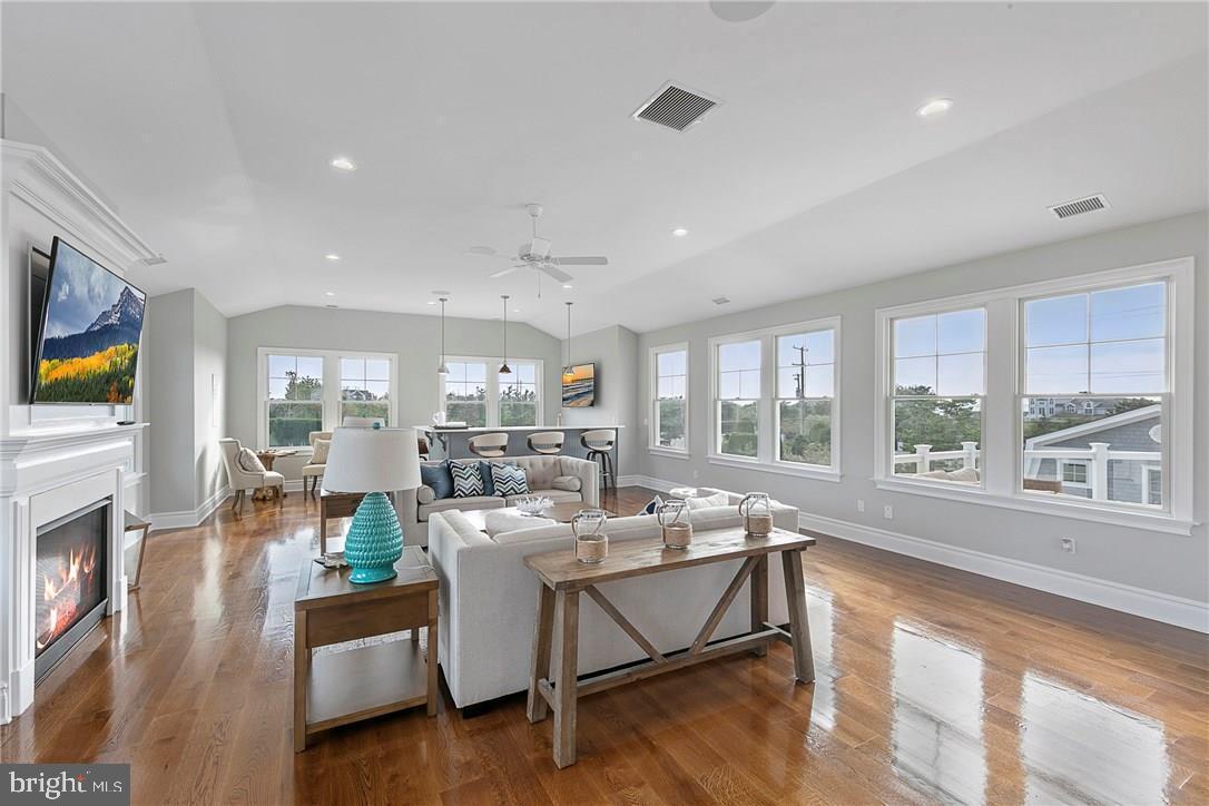 25 Long Beach Blvd, #A