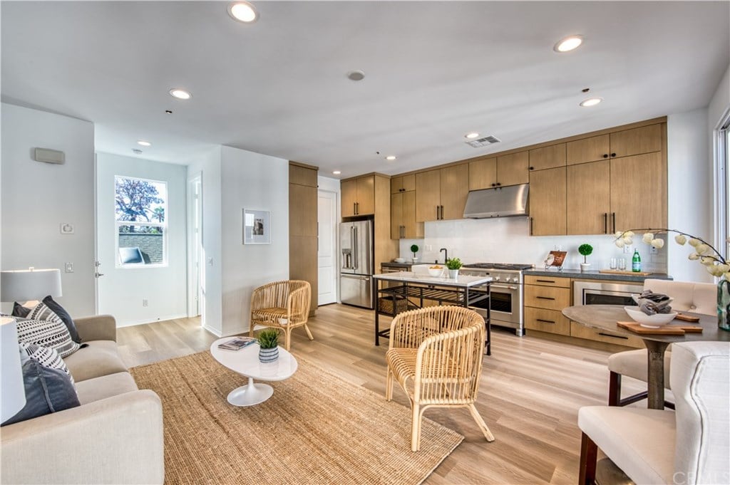 20452 Santa Ana Ave, Unit 6