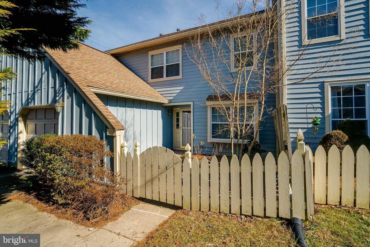 105 Evergreen Ct