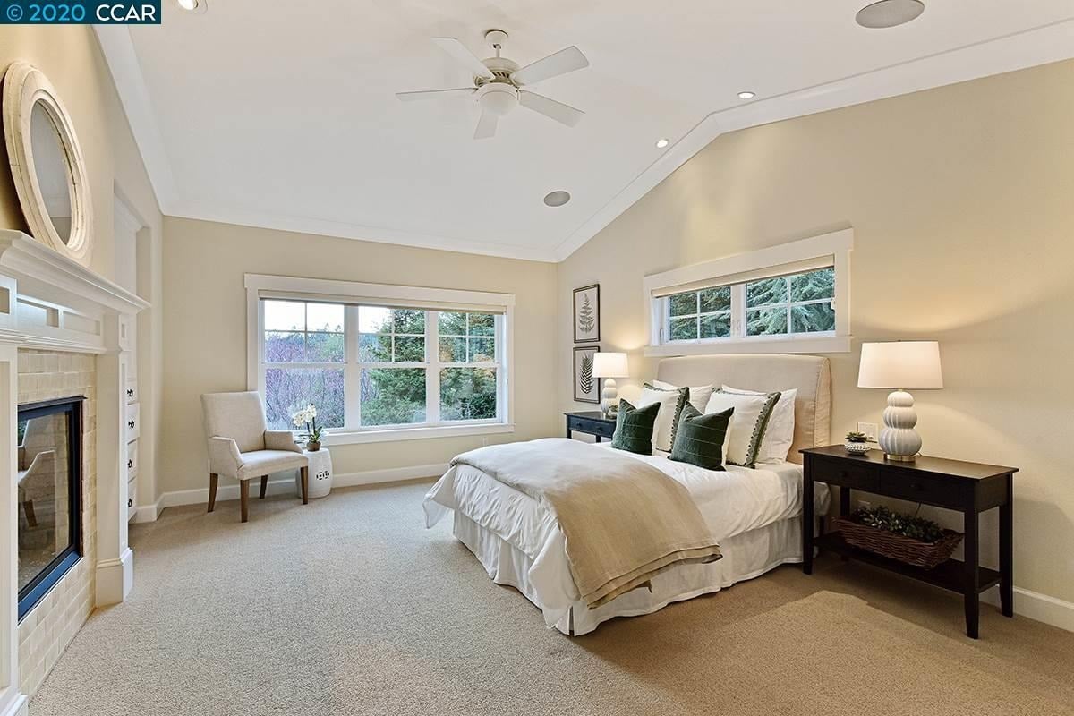 2880 Kinney Dr