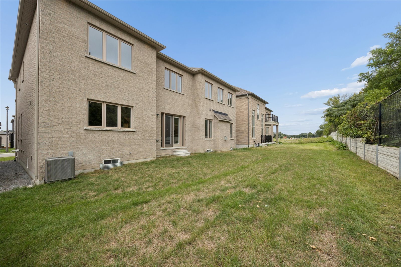 72 Silk Twist Drive, East Gwillimbury