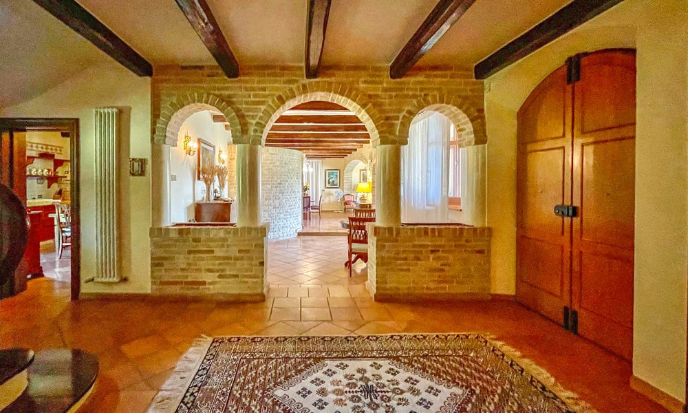 Authentic Villa with Panoramic Terrace and Pool 