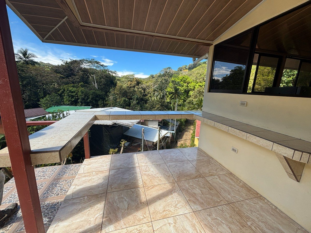 0.16 Acres – 4 Living Units, 7 Bedroom Riverfront Investment Package Near Dominical Beach With Owner Financing!!!