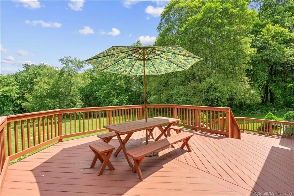 54 Chestnut Hill Road