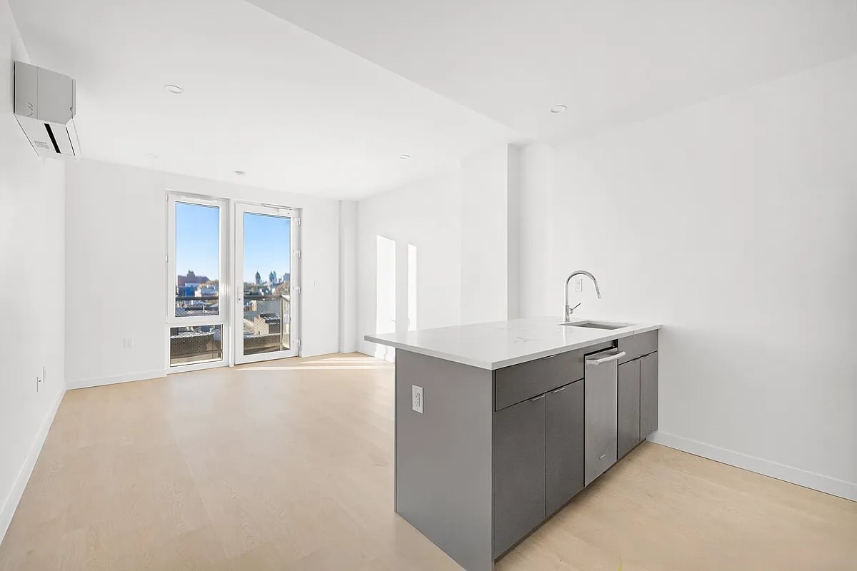 1499 Bedford Ave 5A