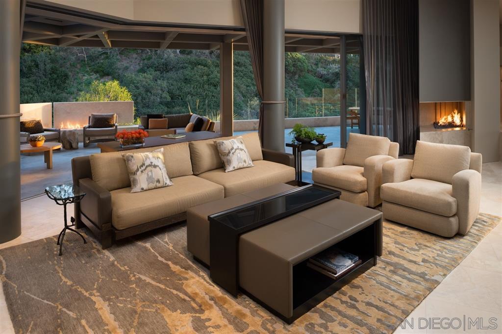 9828 La Jolla Farms Rd