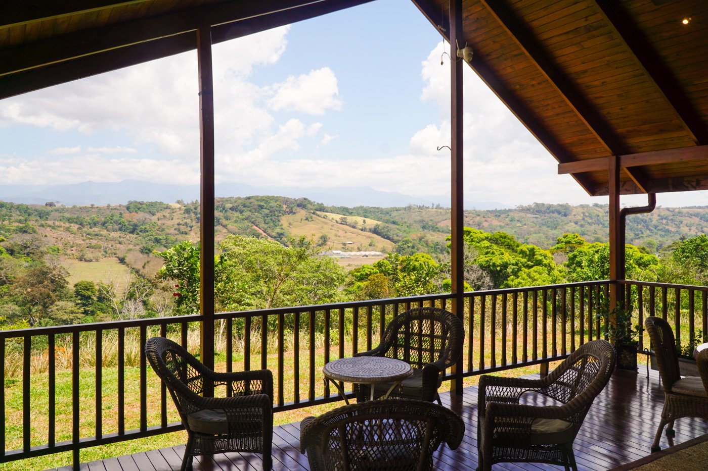 Serene Splendor - Discover Your Dream Home in Pacuar Perez Zeledon