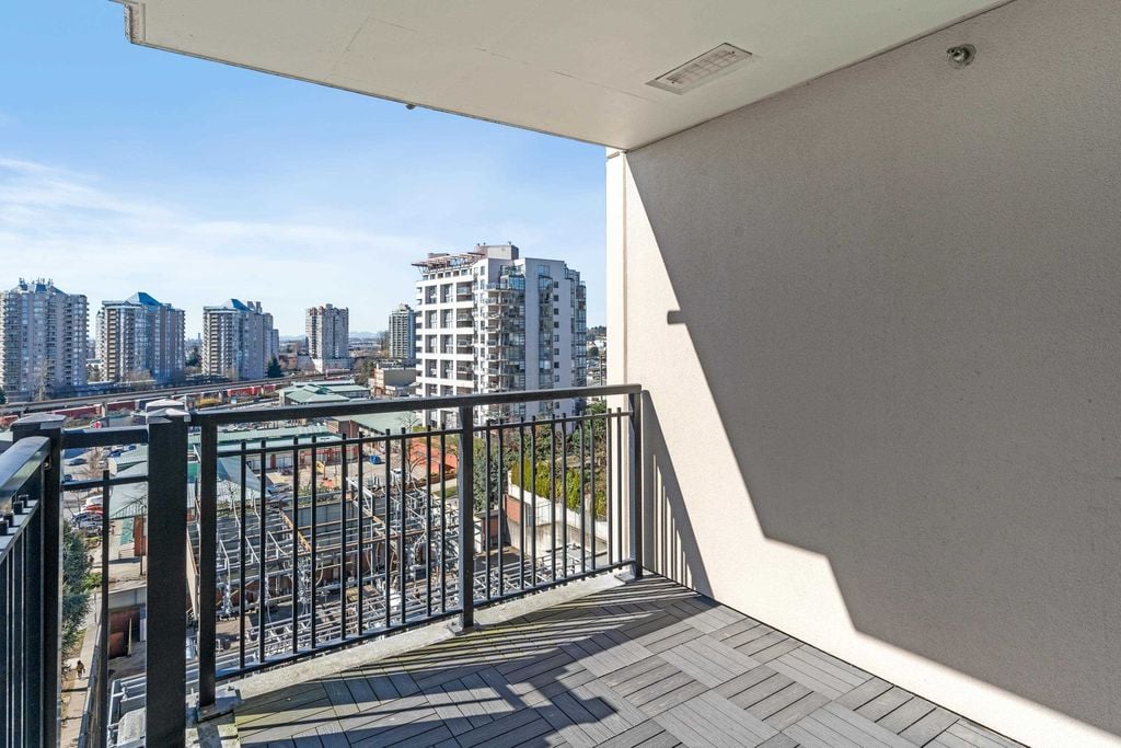 833 Agnes St, #807