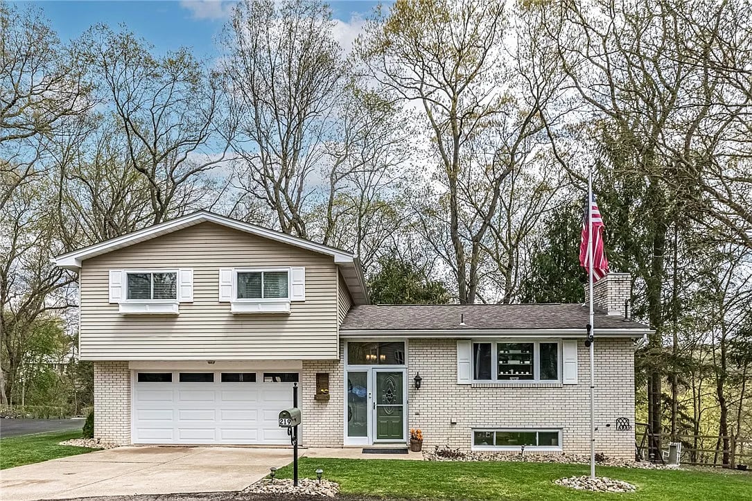 219 Chapel RIdge Drive