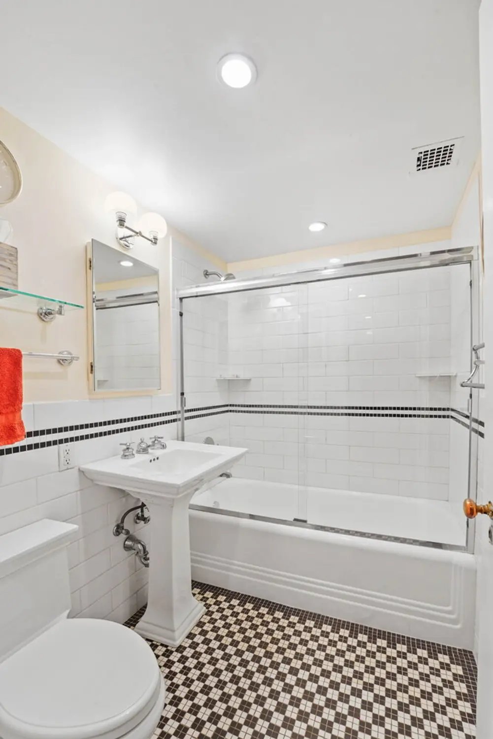 333 W 56th St Apt 2L