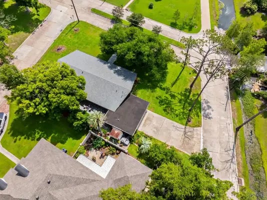 600 Hollygrove Ave