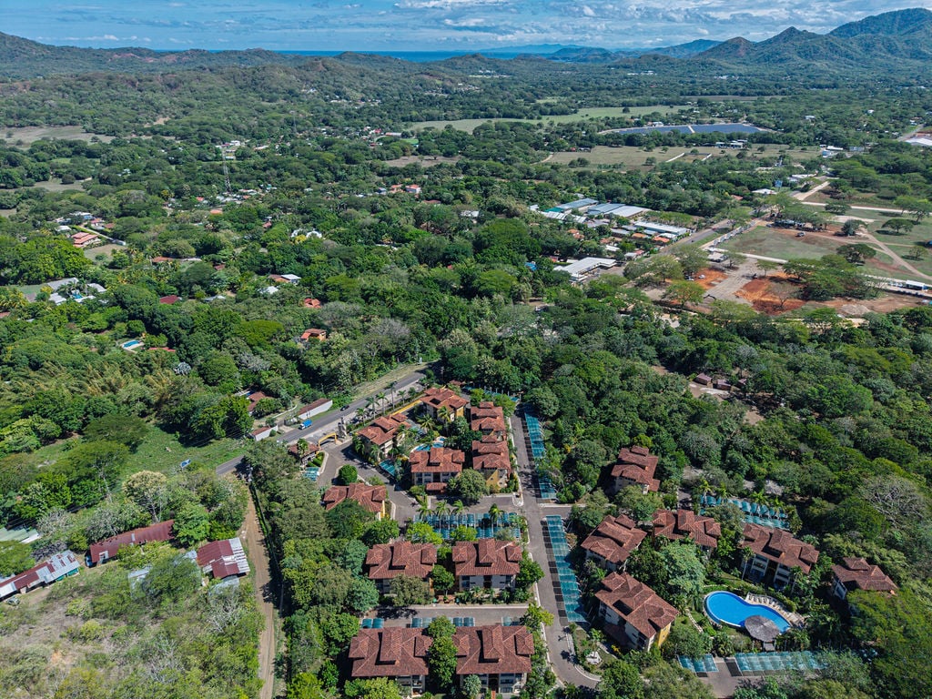 The Oaks #21 | Top-Floor, Turnkey Condo Minutes from Tamarindo
