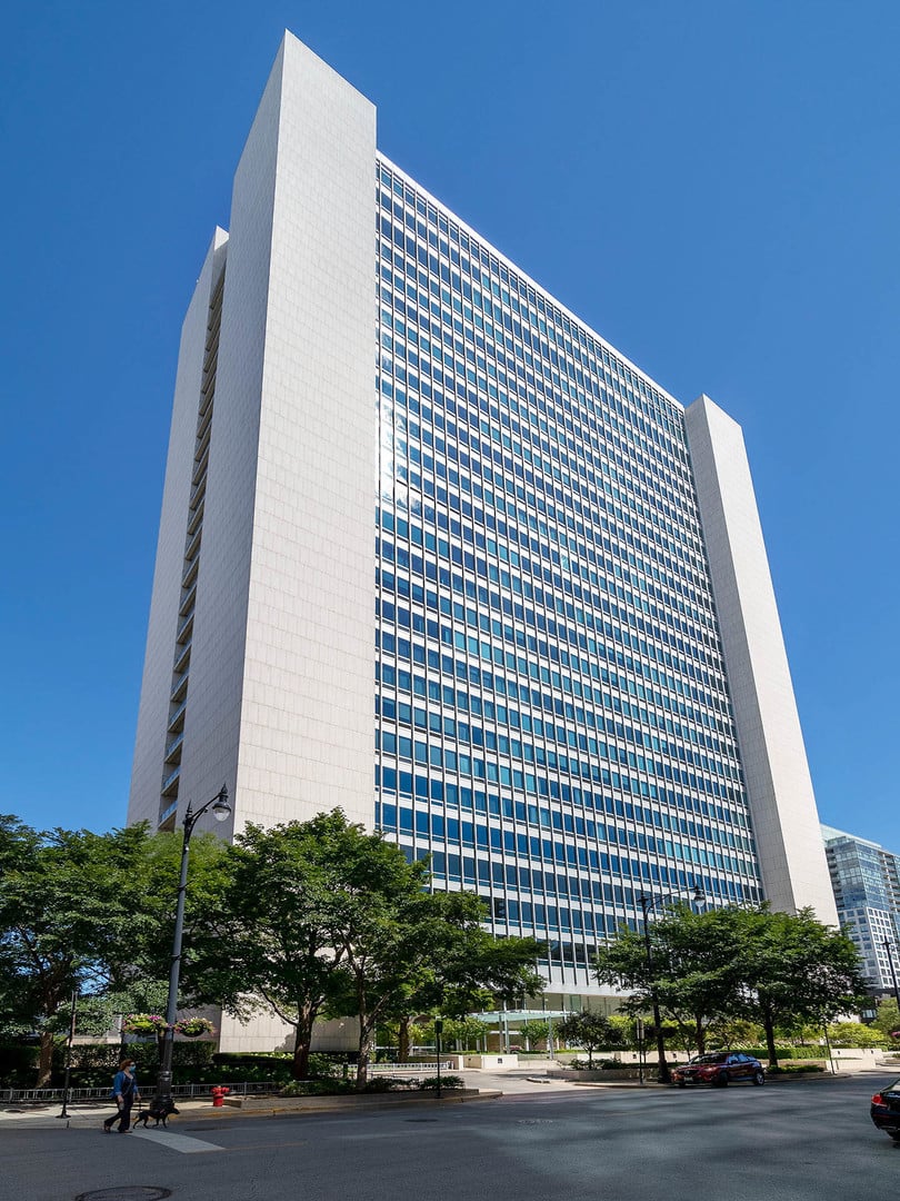 500 W Superior St, #1412