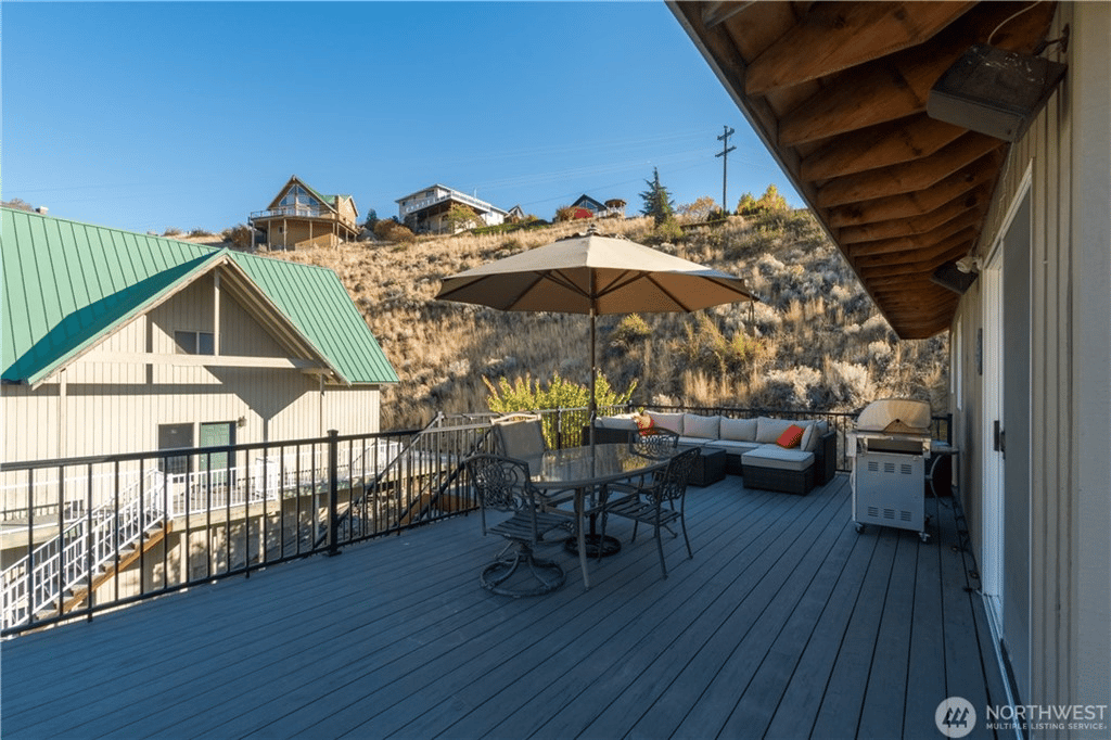 270 W Beach Dr