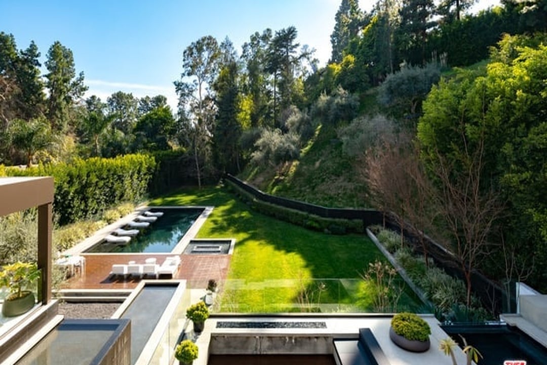 Lodge Garden