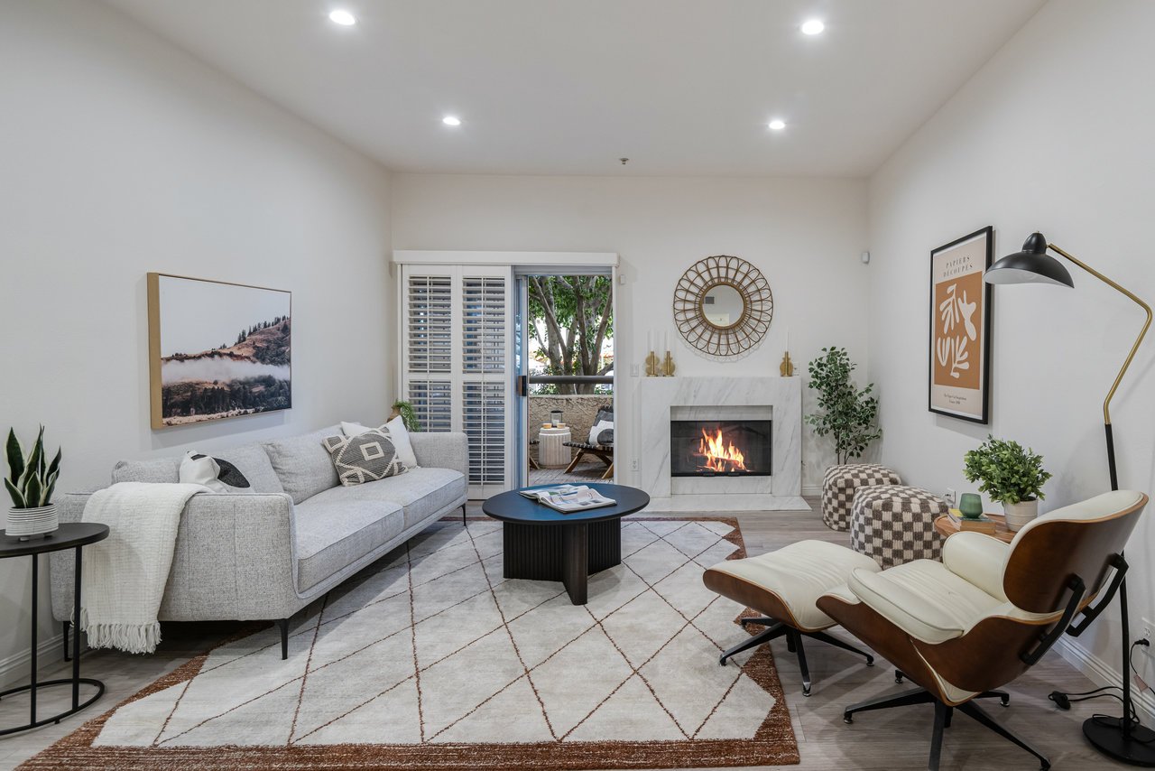 Sophisticated Courtyard Condo | Toluca Lake