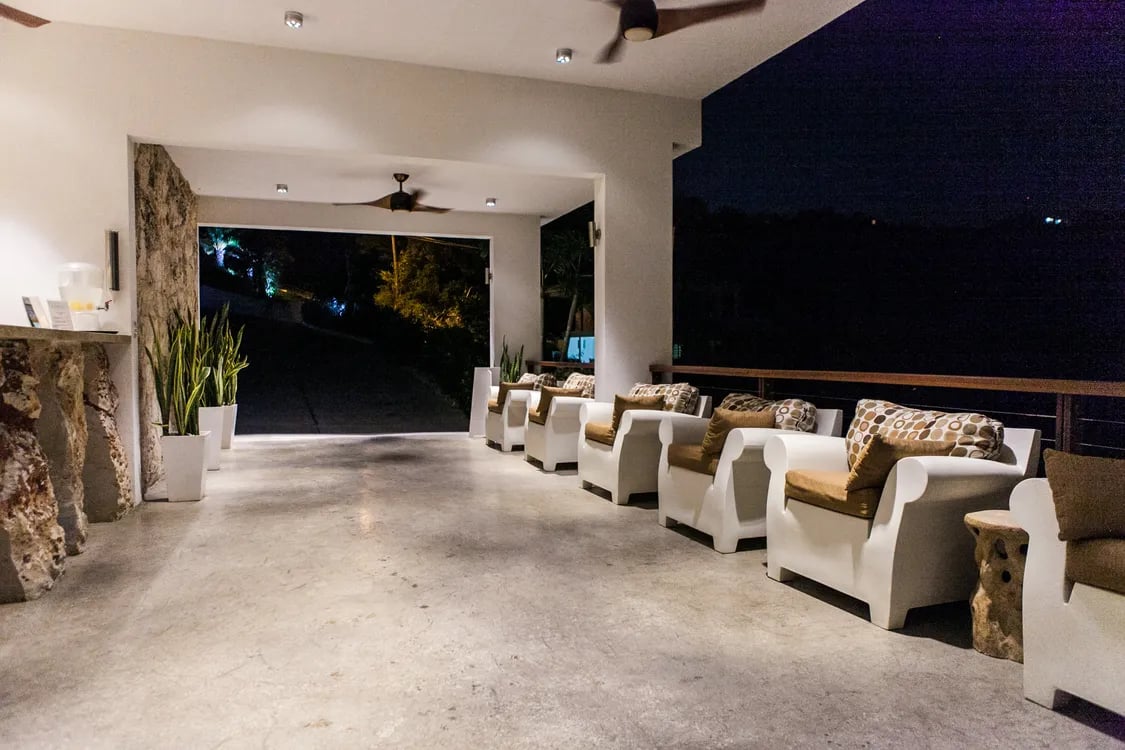 Ce blue Villa