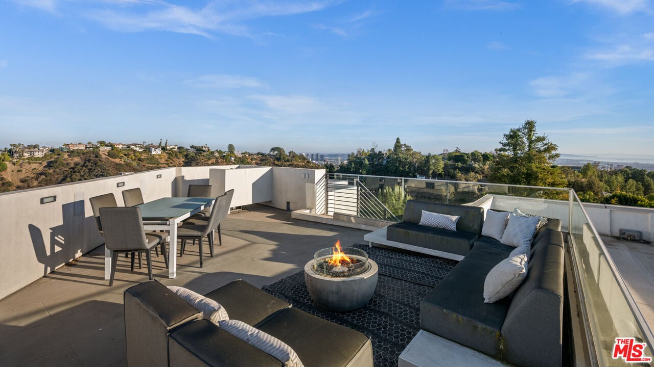 Aurelian Crest, Linda Flora Dr, 90049