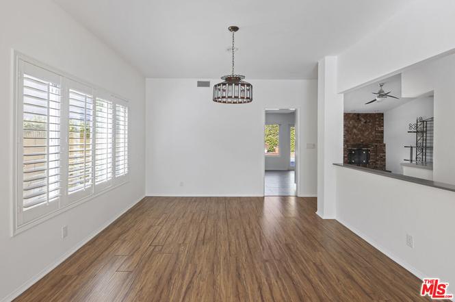 5924 Julian Ln