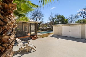 260 E Edgewood Pl