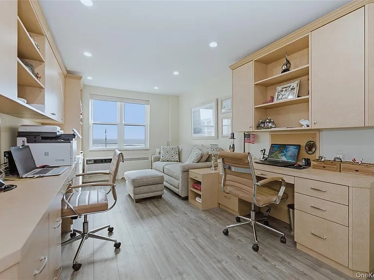 522 Shore Rd #2AA