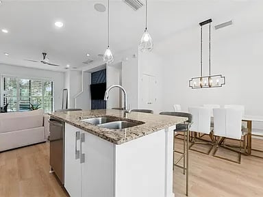 4810 W McElroy Ave #5