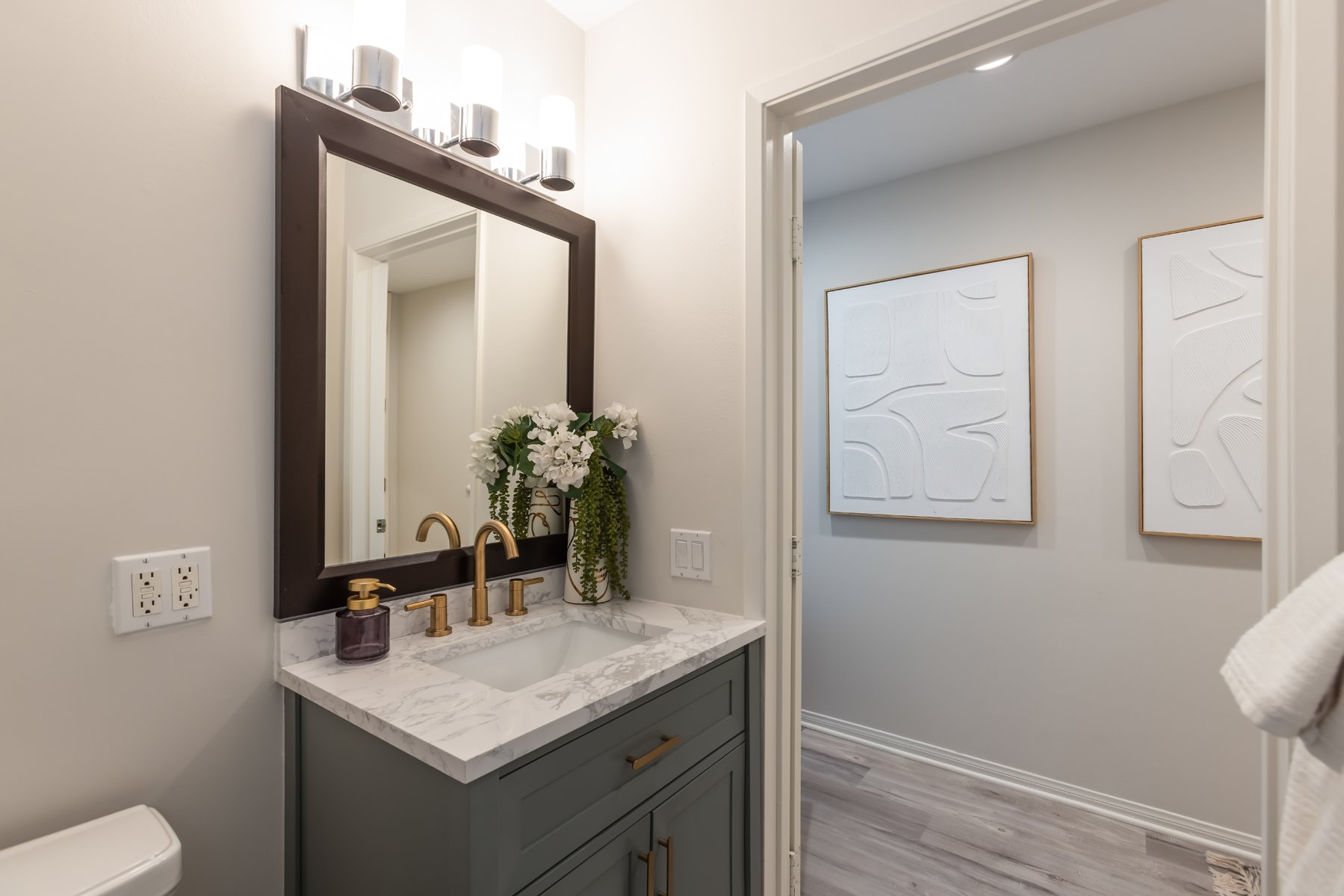 10751 Wilshire Blvd #1009, Westwood