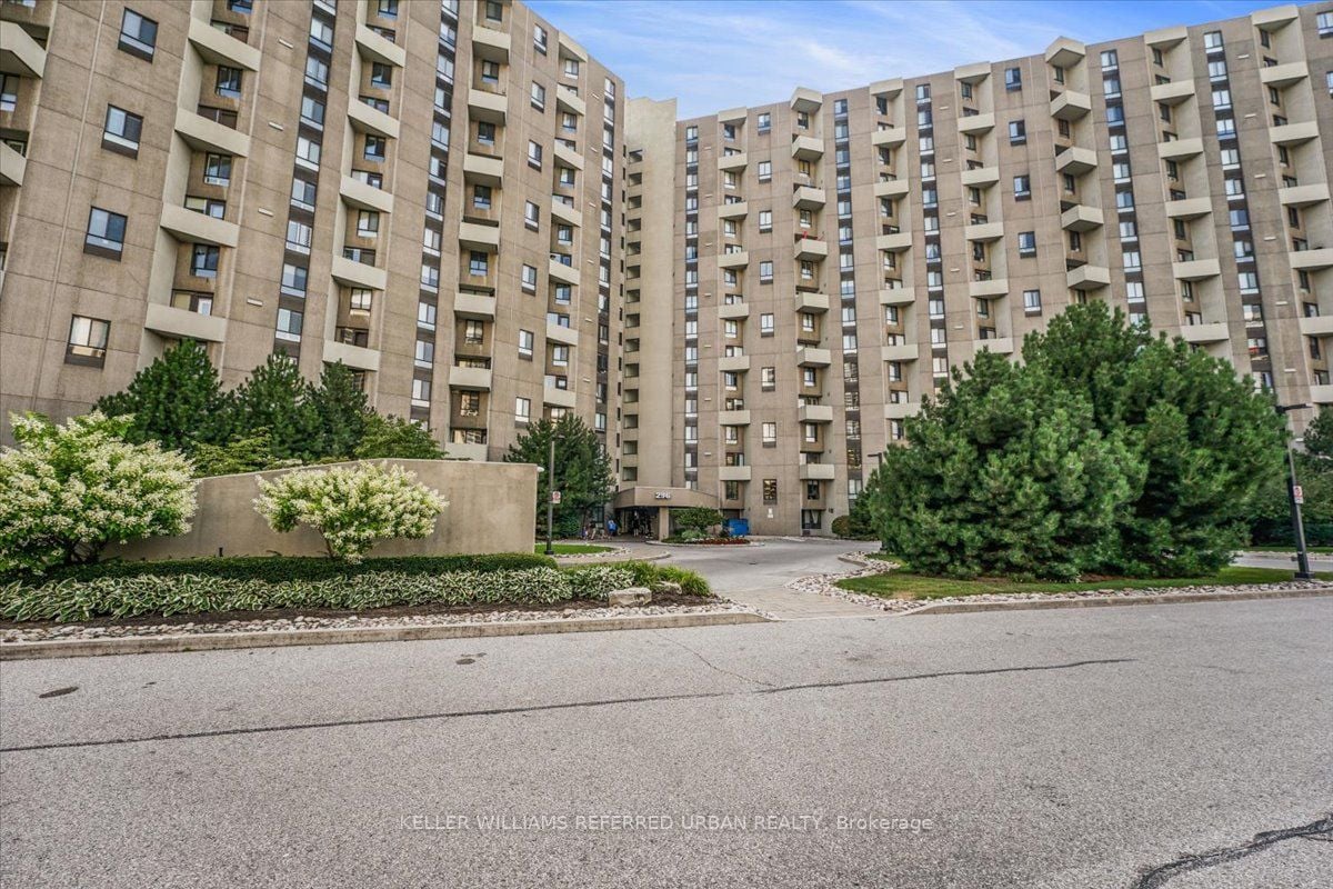 FAMILY LIVING PENTHOUSE