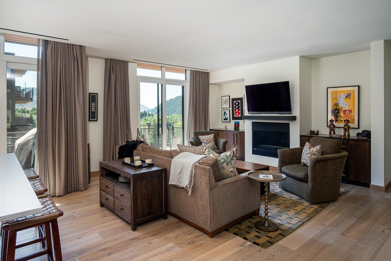 151 S Main St #412