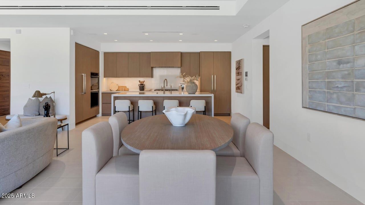 6587 N Palmeraie Blvd, #2007