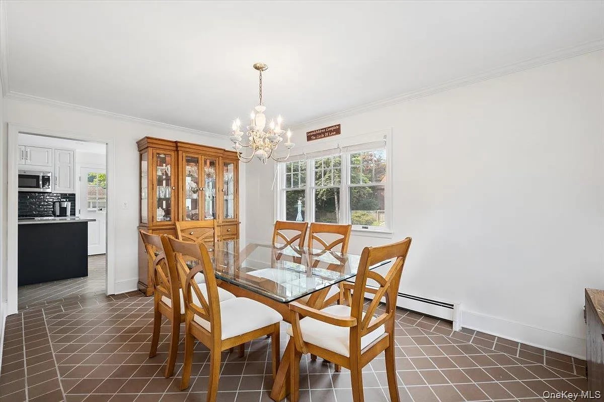651 Secor Rd
