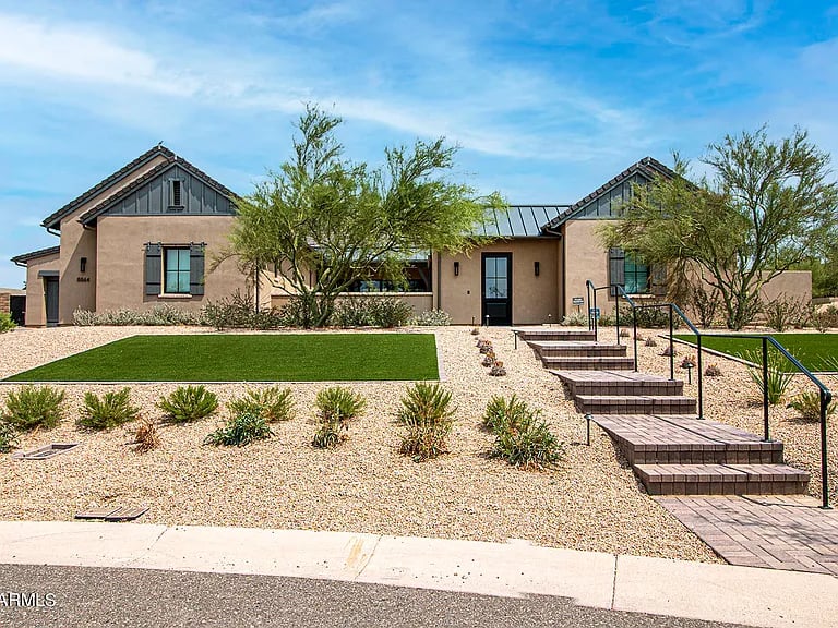 8864 E Foothills Dr