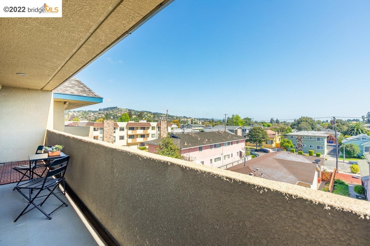 499 Estudillo Ave #305