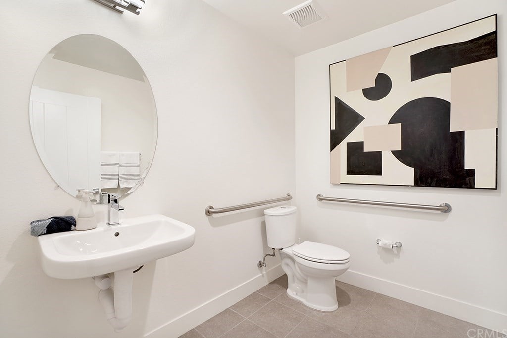 661 W 17th St, Unit 19