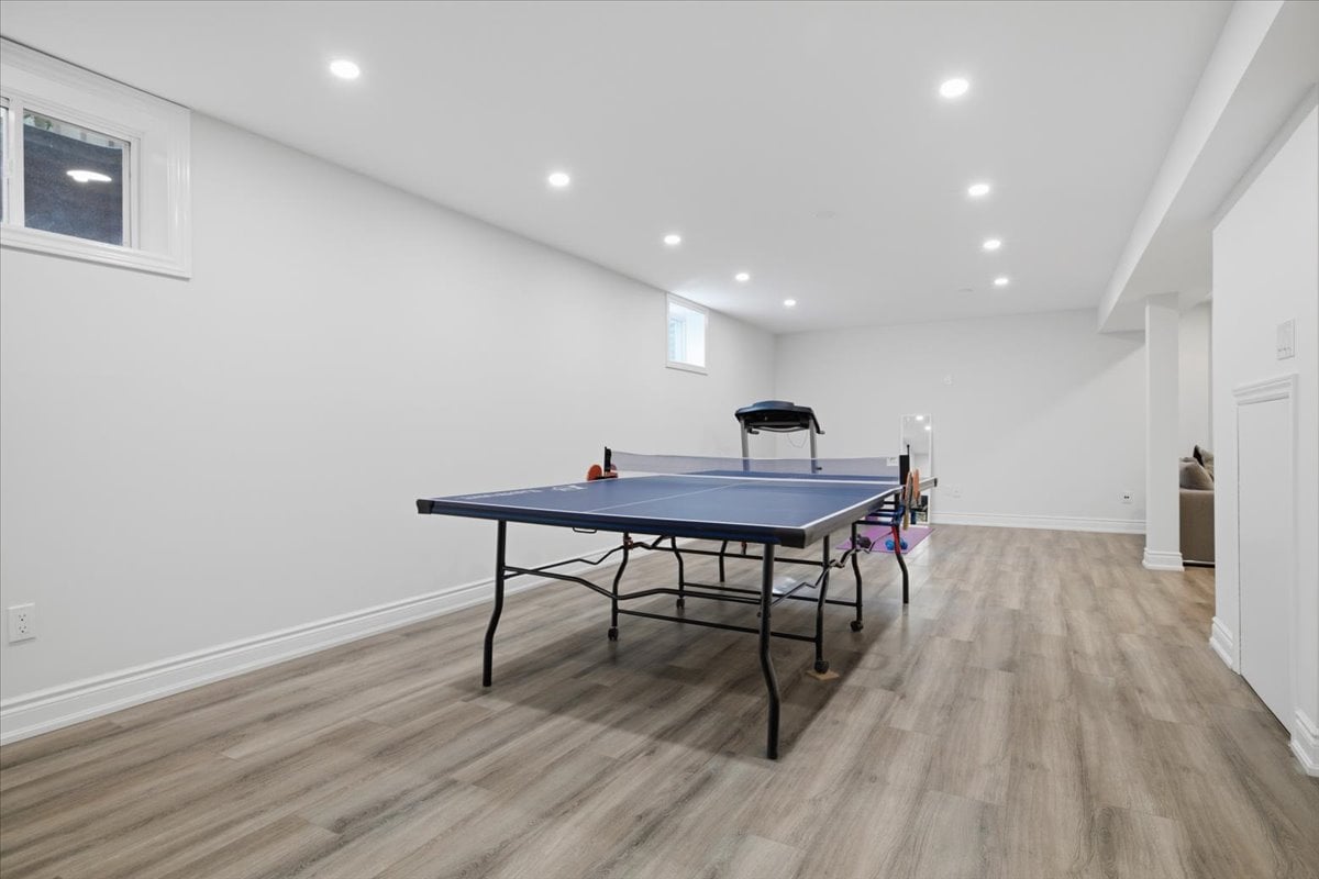 Rare Court Location on Oakville Golf Course
