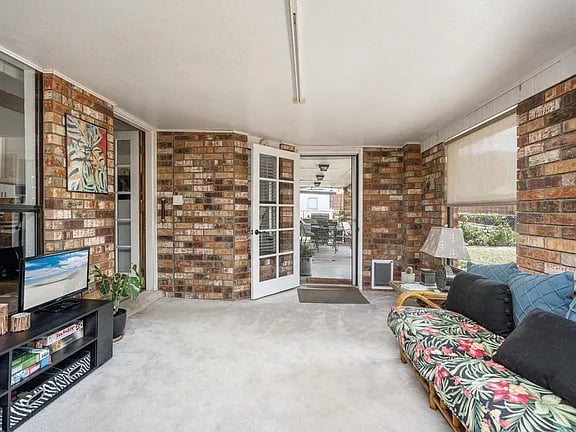 3004 Los Robles
