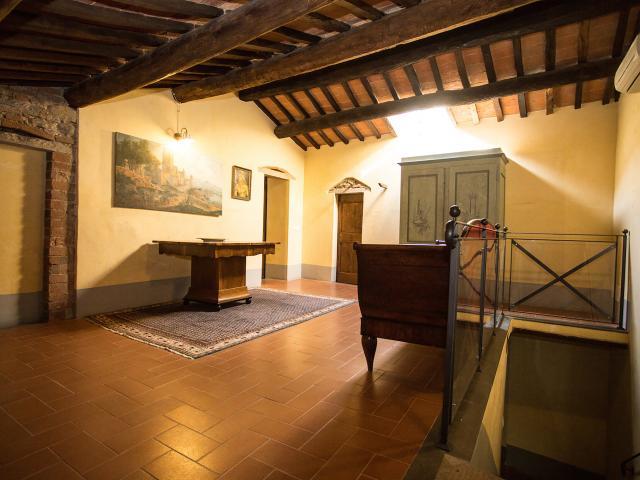 Enchanting Countryside Estate in Arezzo