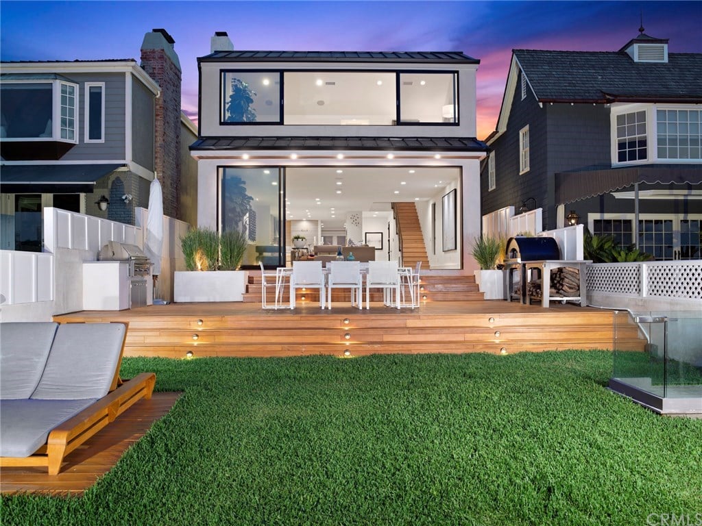 1909 E Bay Ave