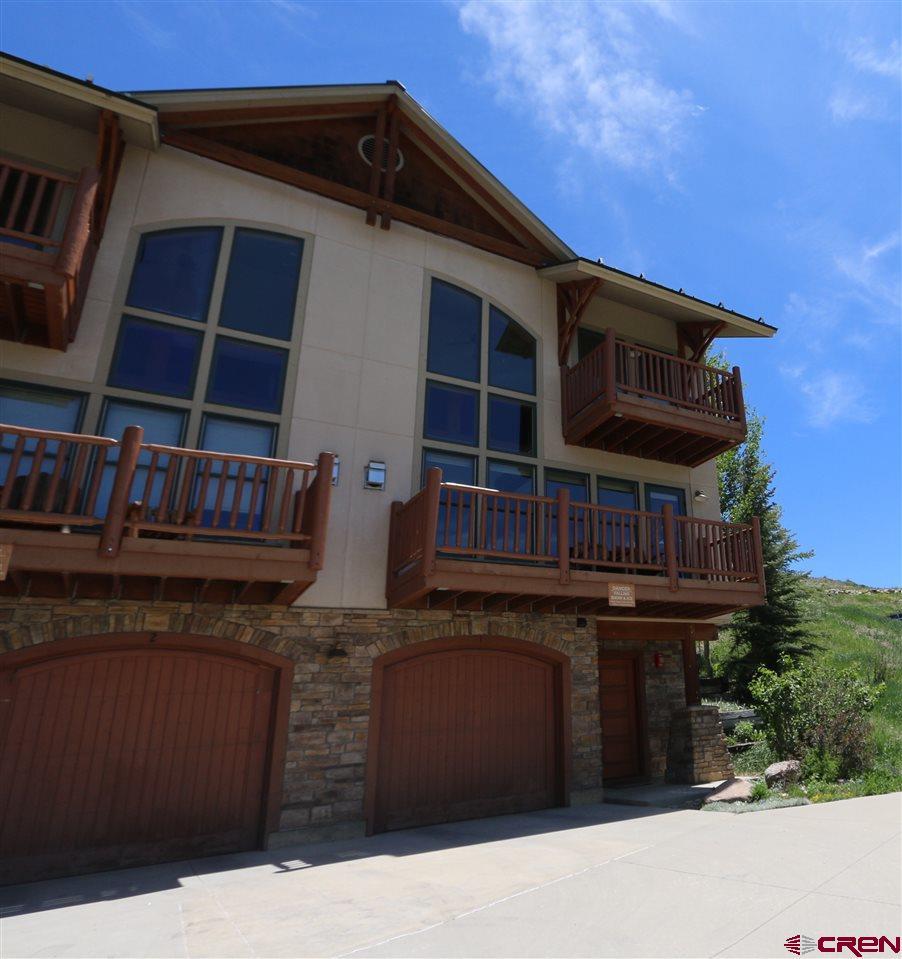 24 Hunter Hill Rd #1