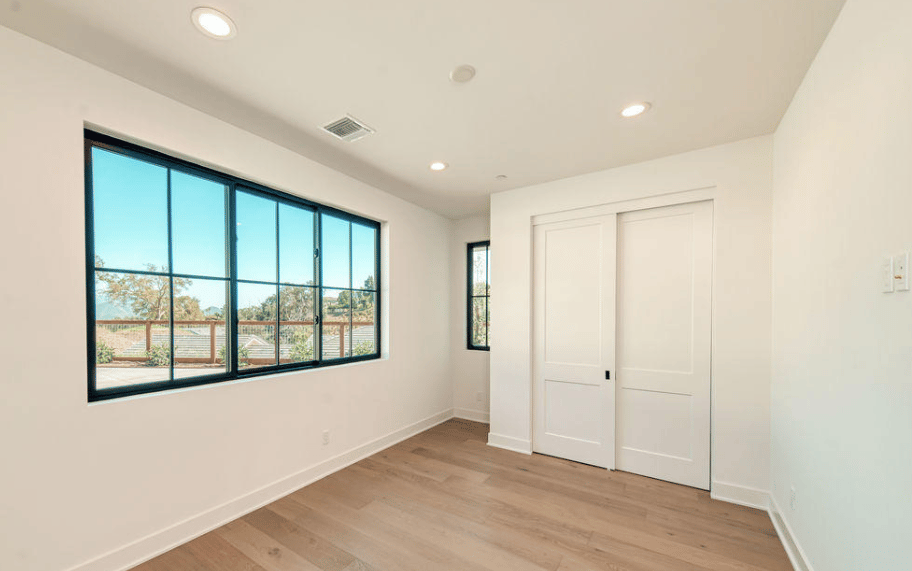 12 Vientos Rd, Camarillo, CA 93010