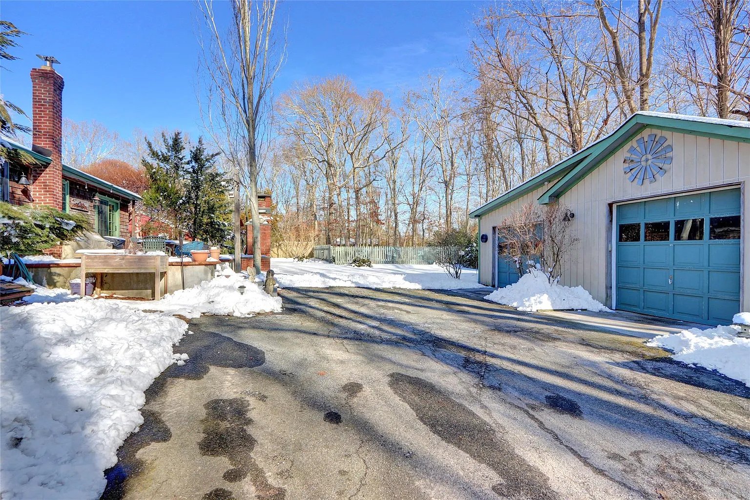 2677 River Road
