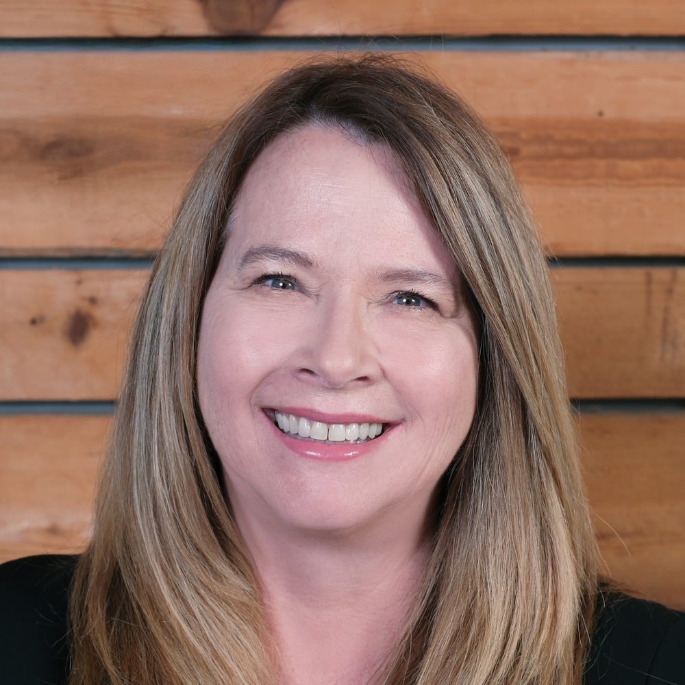 Julie Mansfield Newport Beach, CA Real Estate Agent Headshot