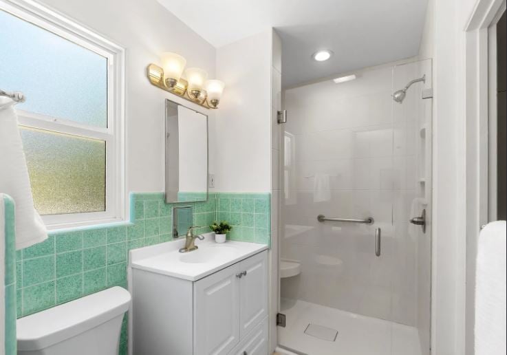 2136 Guy St, San Diego, CA 92103
