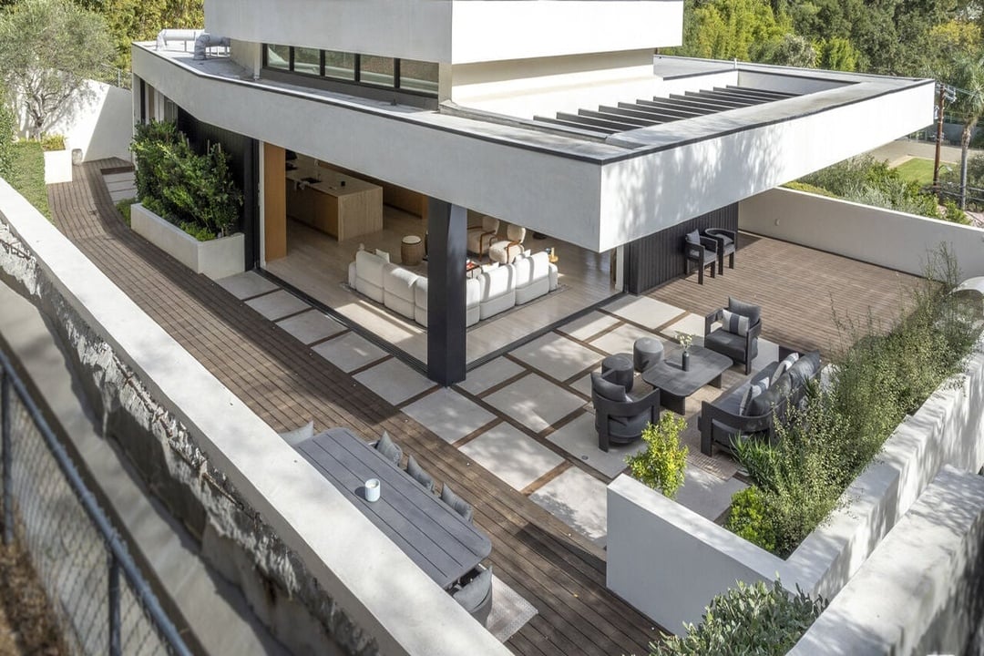 Pinnacle Manor, Willow Glen Rd, 90046