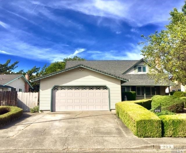 305 Honeysuckle Dr