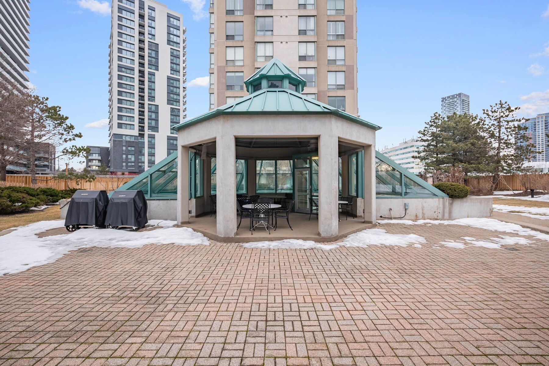 101 Subway Cres #311
